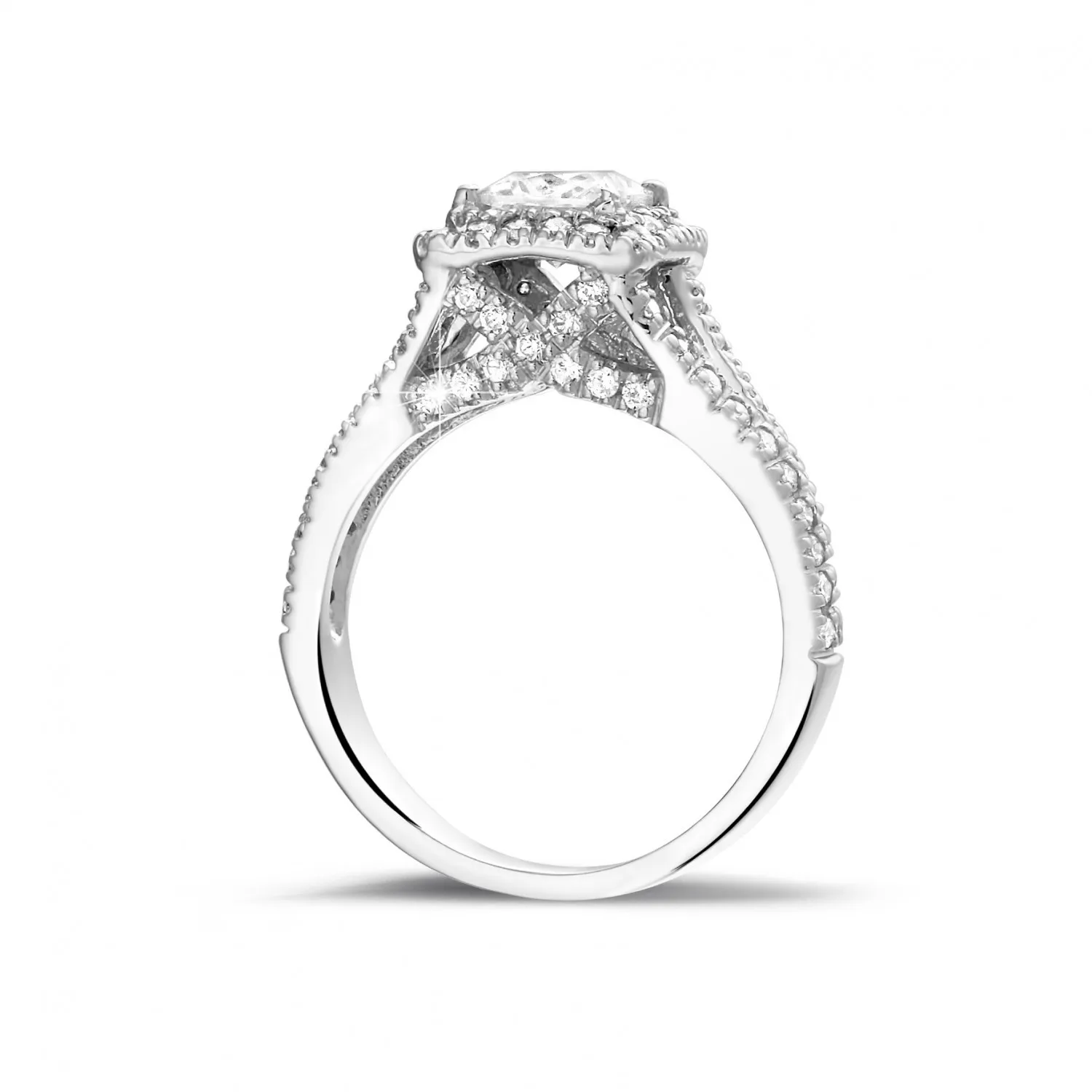 1.00 quilates anillo solitario en platino con diamante talla princesa y diamantes laterales 
