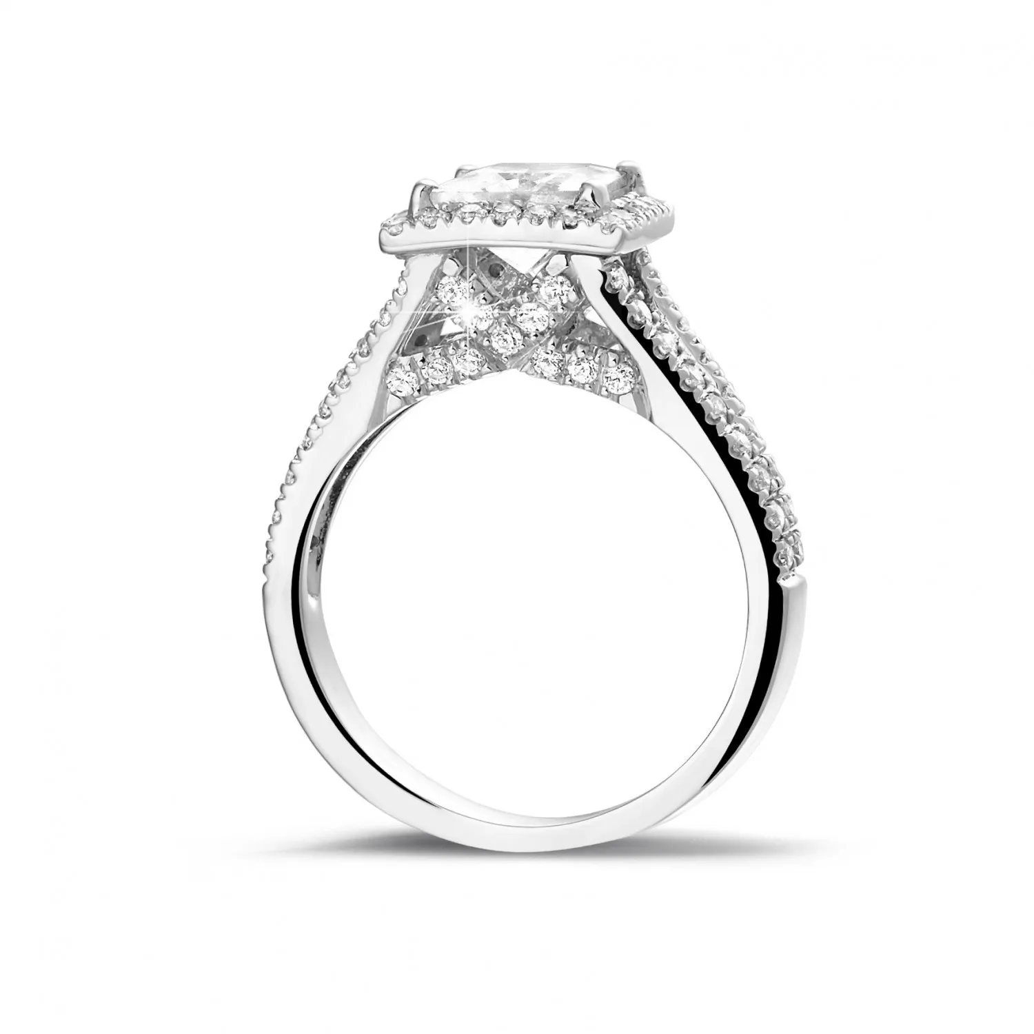 1.50 quilates anillo solitario en oro blanco con diamante talla princesa y diamantes laterales 