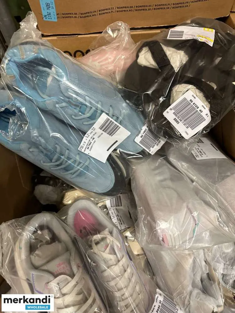 4 € por par en un conjunto de zapatos con una variedad de modelos y tallas, stock restante, zapatos de hombre, incluida caja mix