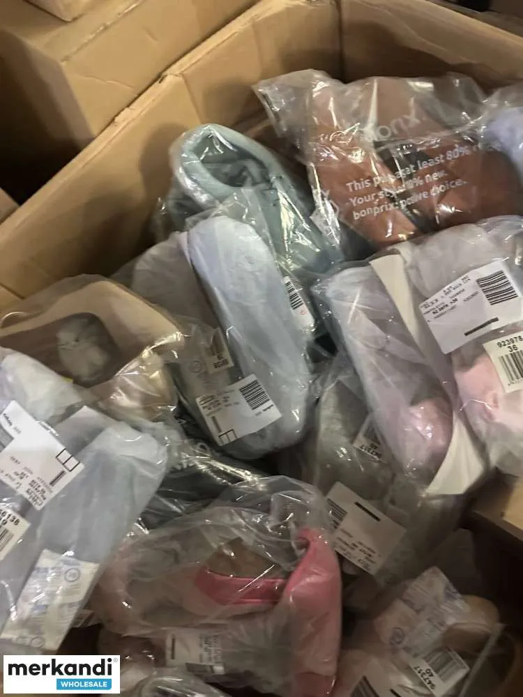 4 € por par en un conjunto de zapatos con una variedad de modelos y tallas, stock restante, zapatos de hombre, incluida caja mix