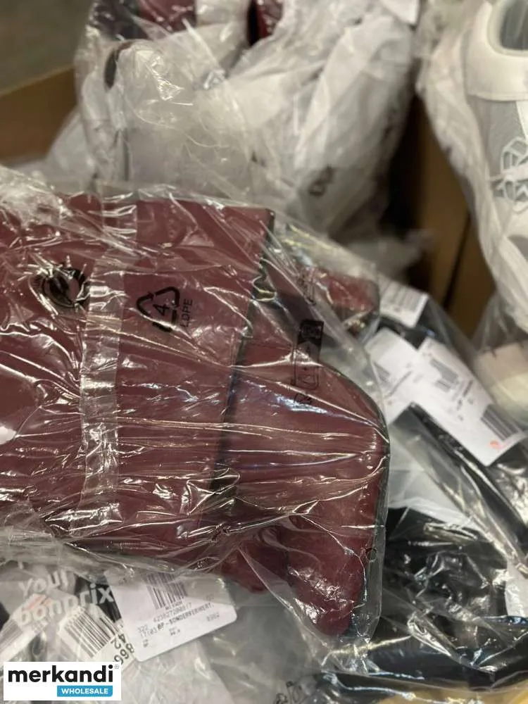 4 € por par en un conjunto de zapatos con una variedad de modelos y tallas, stock restante, zapatos de hombre, incluida caja mix
