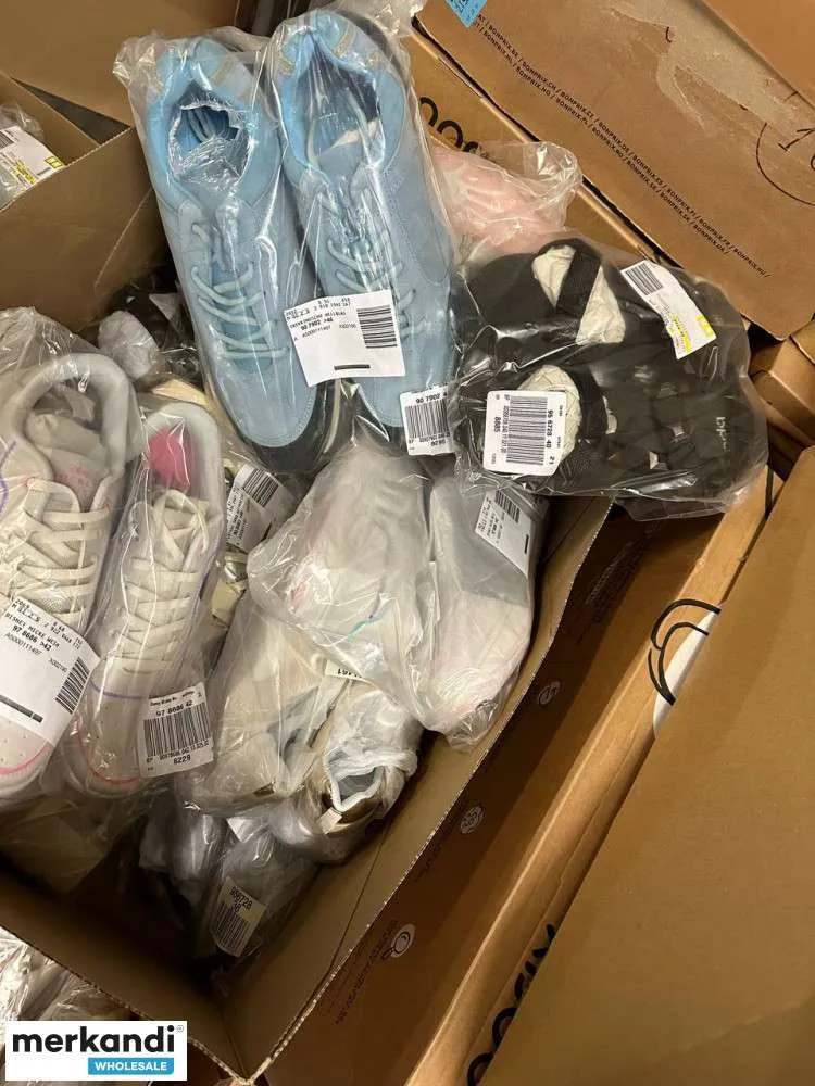 4 € por par en un conjunto de zapatos con una variedad de modelos y tamaños, paleta remanente, zapatos de mujer, incluida la caj
