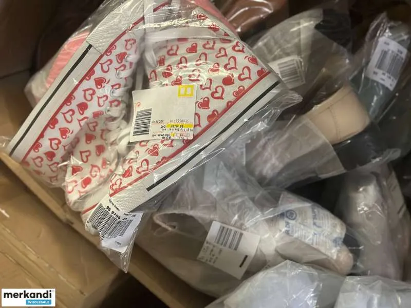 4 € por par en un conjunto de zapatos con variedad de modelos y tallas, zapatos de mujer, gama de stock restante, zapatos de hom