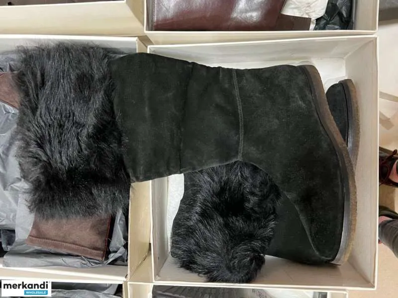 43 Pares De Zapatos De Mujer, Venta Al Por Mayor Remanentes