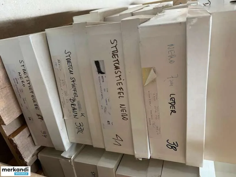 43 Pares De Zapatos De Mujer, Venta Al Por Mayor Remanentes