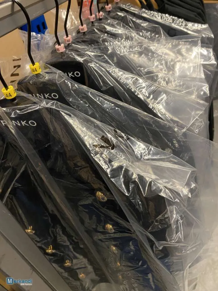 700 PINKO BLAZER OUTLET, VARIACIONES DE TAMAñO PARA ROPA DE MUJER  TODO NUEVO EN PLáSTICO