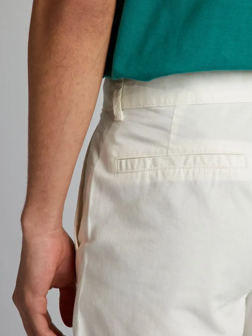 BERMUDAS TIPO CHINO DE SARGA  BLANCO