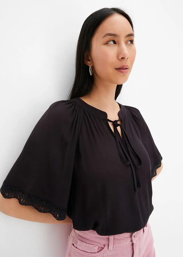 Blusa con encaje de viscosa sostenible Negro