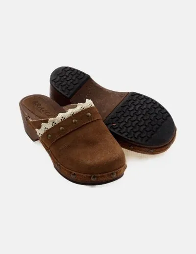 Bracci Zueco marrón tachuelas