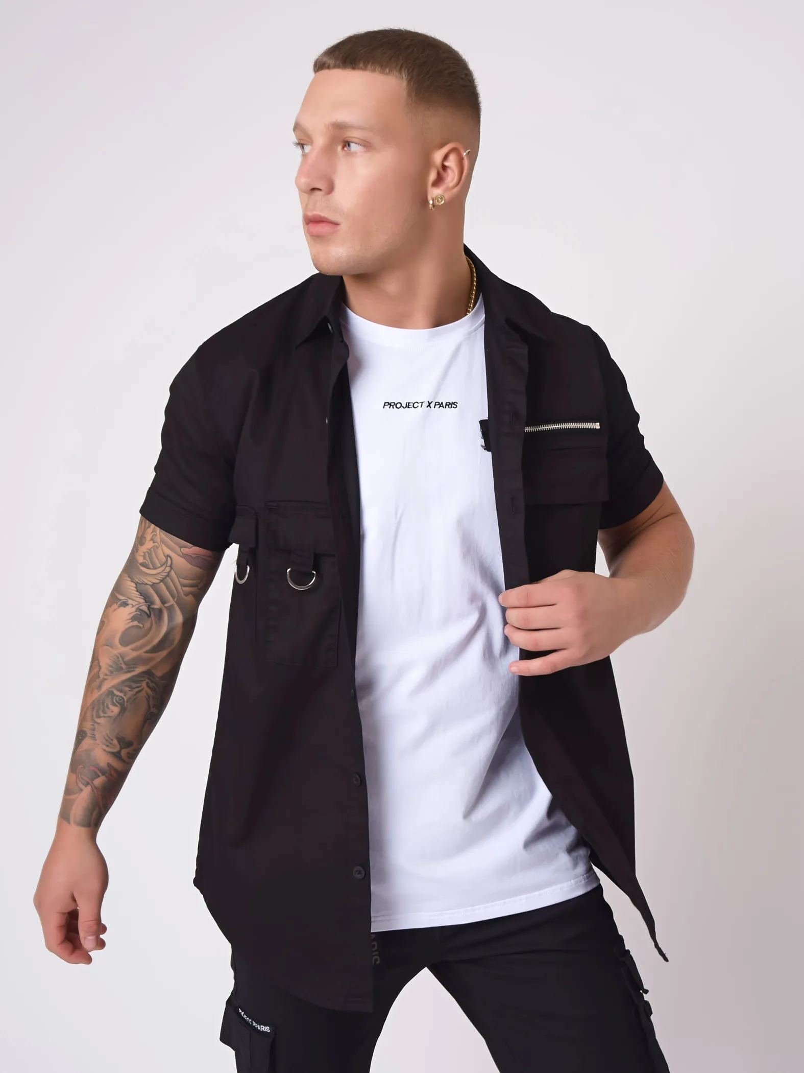 Camisa con detalles de bolsillo