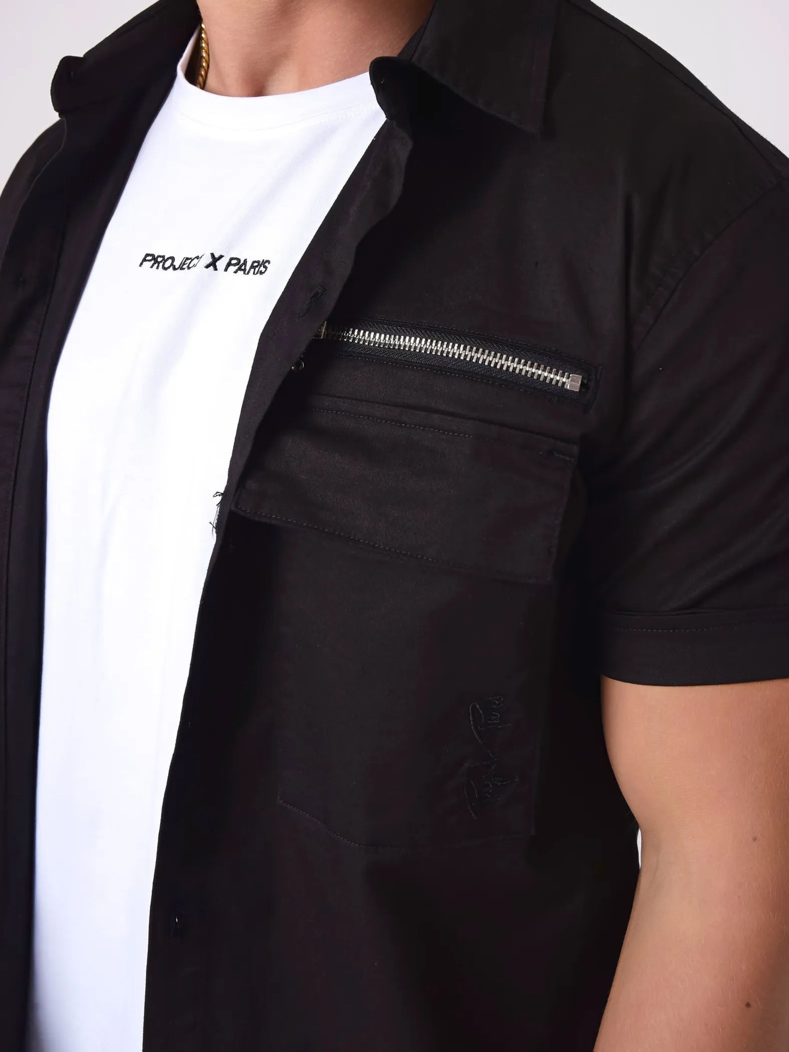 Camisa con detalles de bolsillo