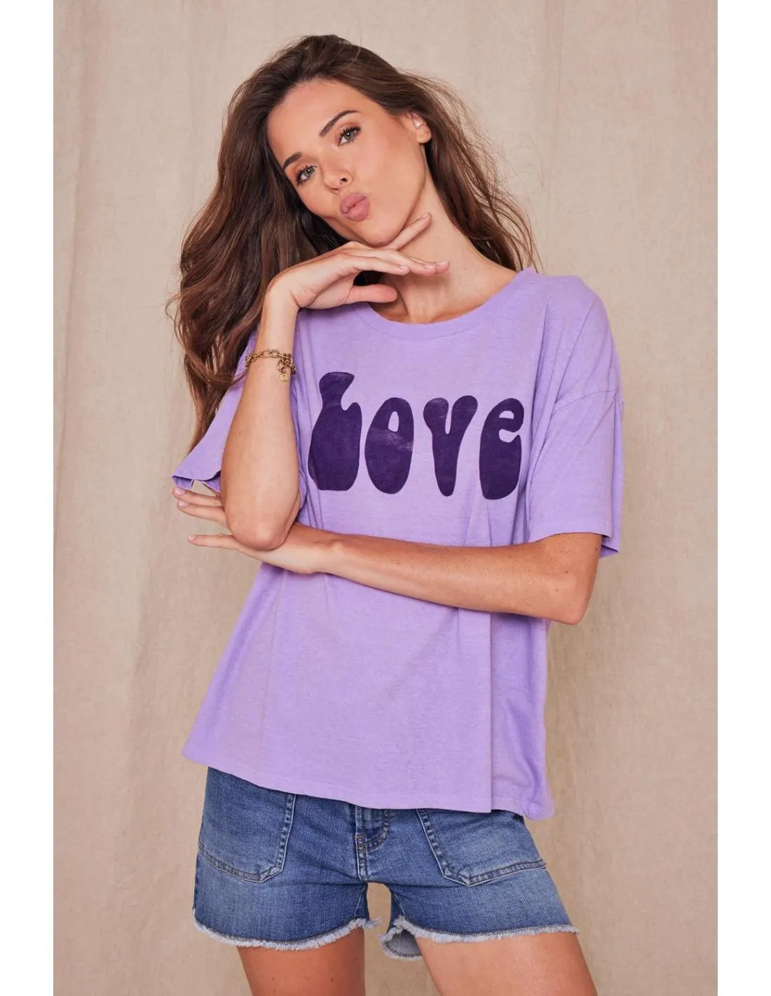 CAMISETA CON ESTAMPADO LOVE LILA FIVE PARIS