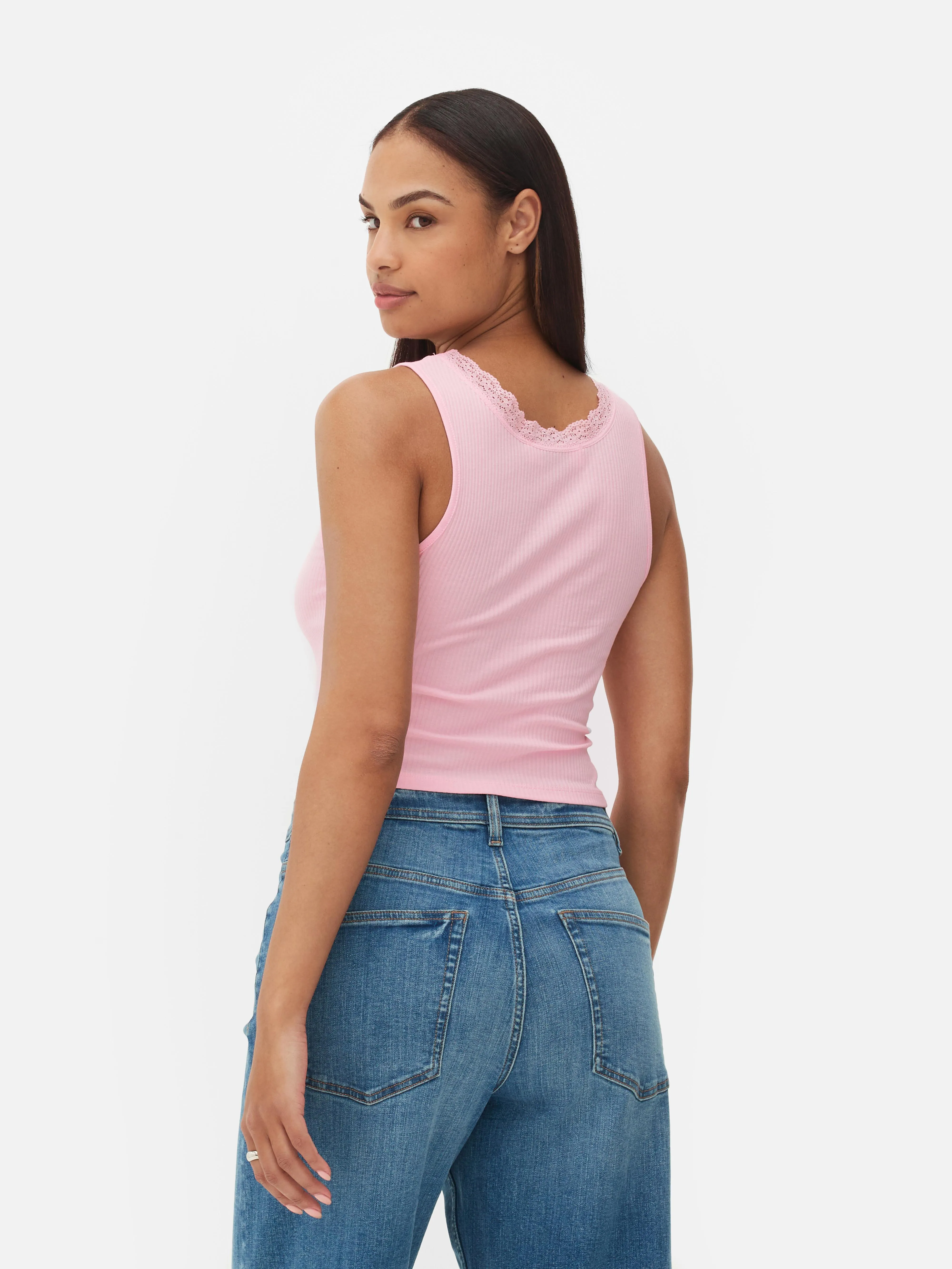 Camiseta sin mangas acanalada con ribetes de encaje