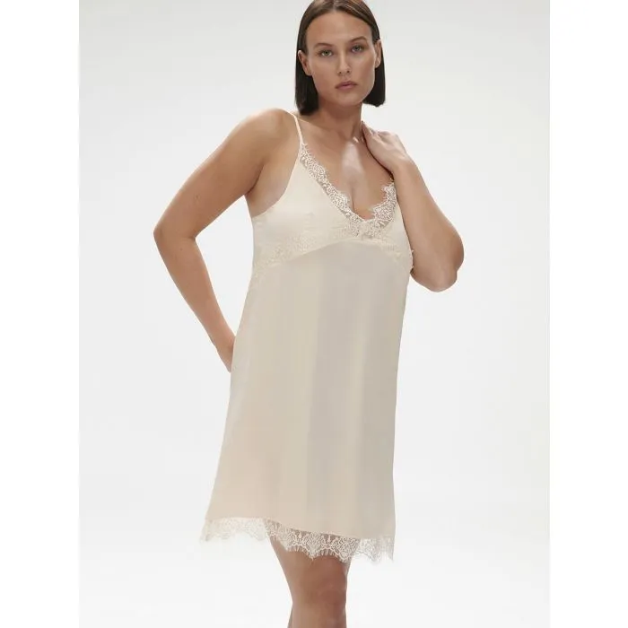 Camisón lencero Simone Perele Satin Secrets 23H940
