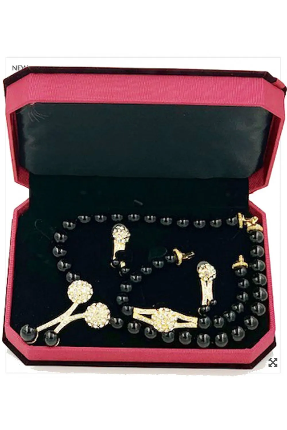 Collar de perlas con pedrería