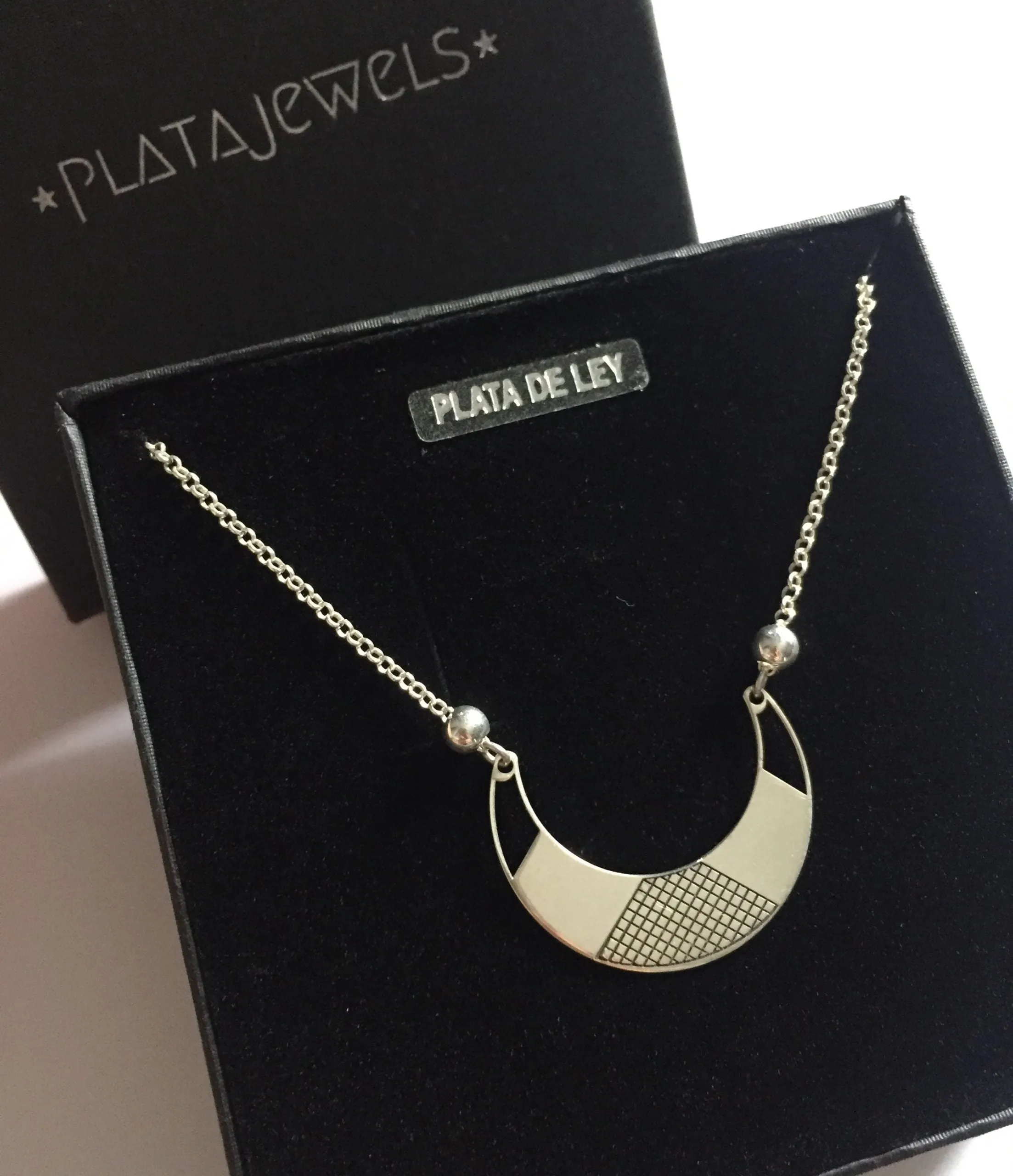 Collar Moon Donna