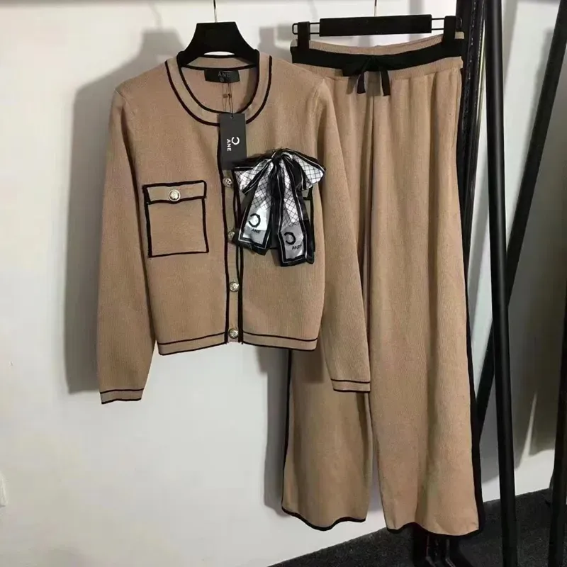 Conjuntos de ropa de diseñador para mujeres Pantalones de mantequilla de cárdigan casual de dos piezas SET DELEGANTE INTELECTO L