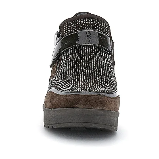 CREAM 48 VELOUR/S. PATENT