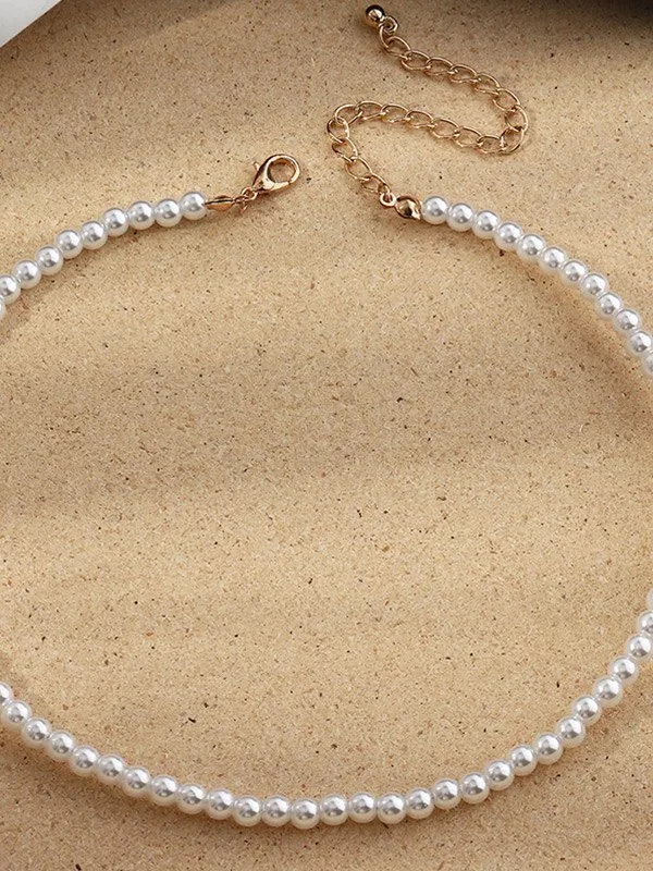 Elegante collar de perlas de imitación