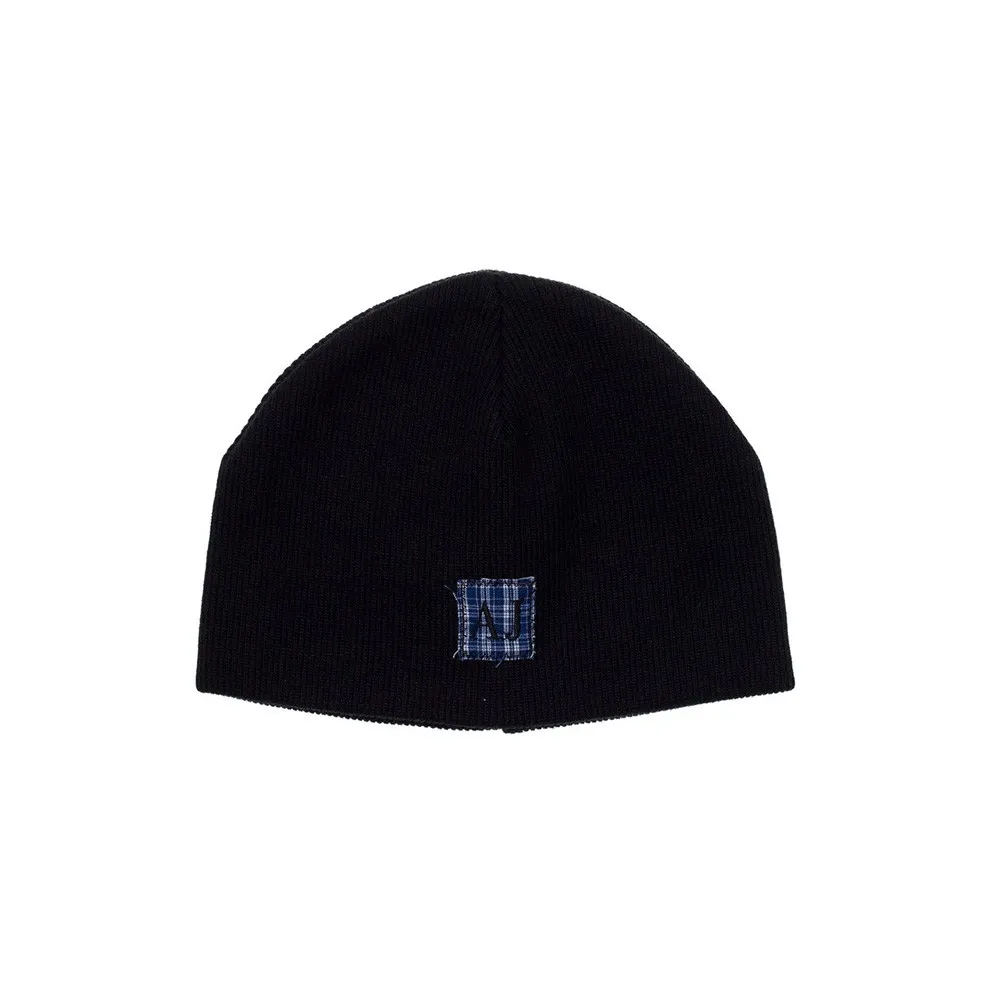 Gorro Armani Jeans CD119  Color Negro con Logo en Fondo Azul