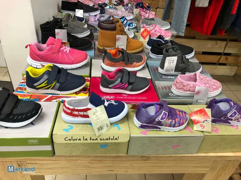 Marca de zapatos para niños mezcla al por mayor.
