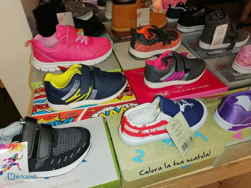 Marca de zapatos para niños mezcla al por mayor.