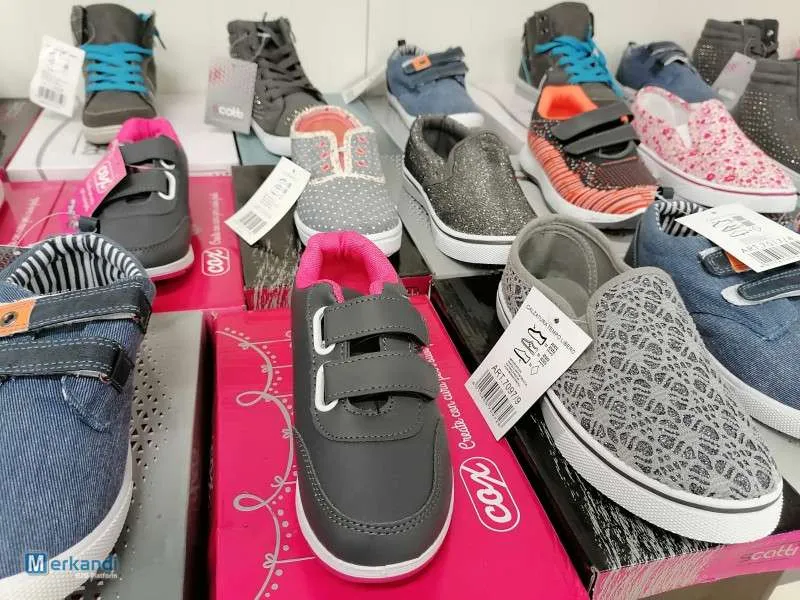 Marca de zapatos para niños mezcla al por mayor.
