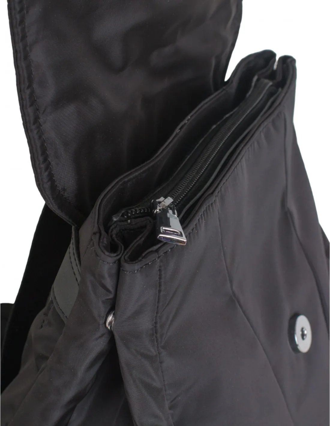 Mochila Nylon Negra Solapa