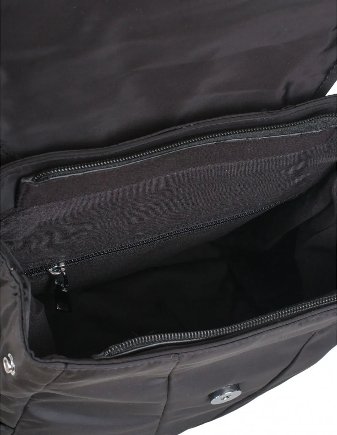Mochila Nylon Negra Solapa