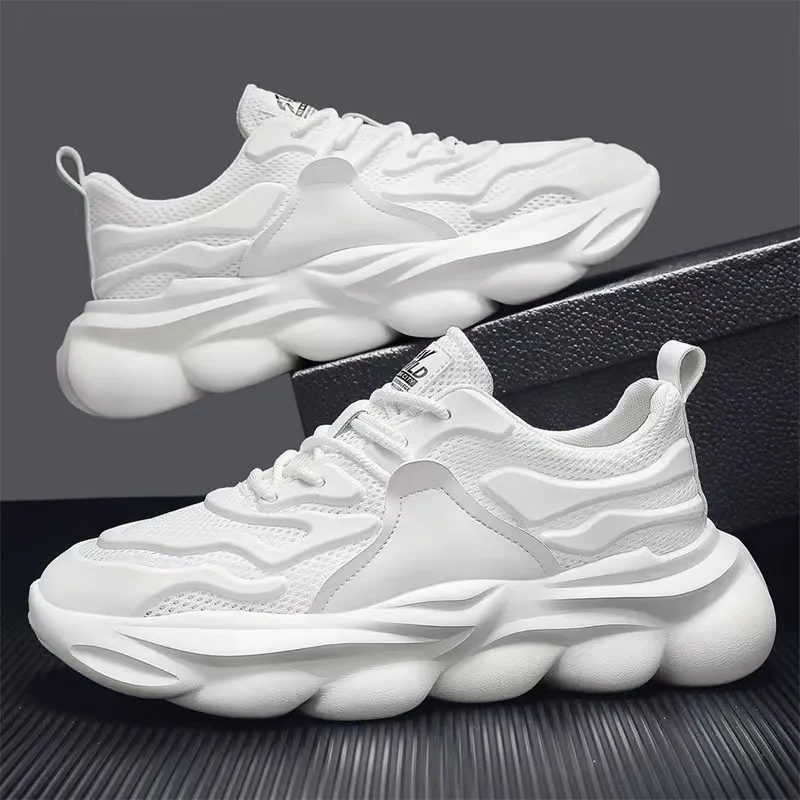 Nuevos zapatos deportivos de malla para hombre Spring Breatable zapatos de papá livianos Soled Soled Casual Zapatos de moda y ve