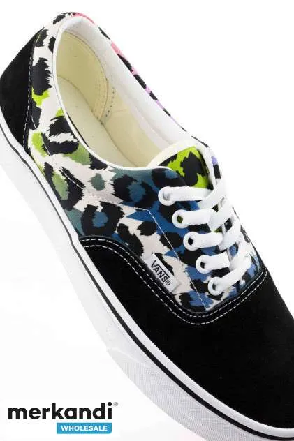 OFERTA DE LOTE DE CALZADO MARCA VANS EN TRES MODELOS DIFERENTES