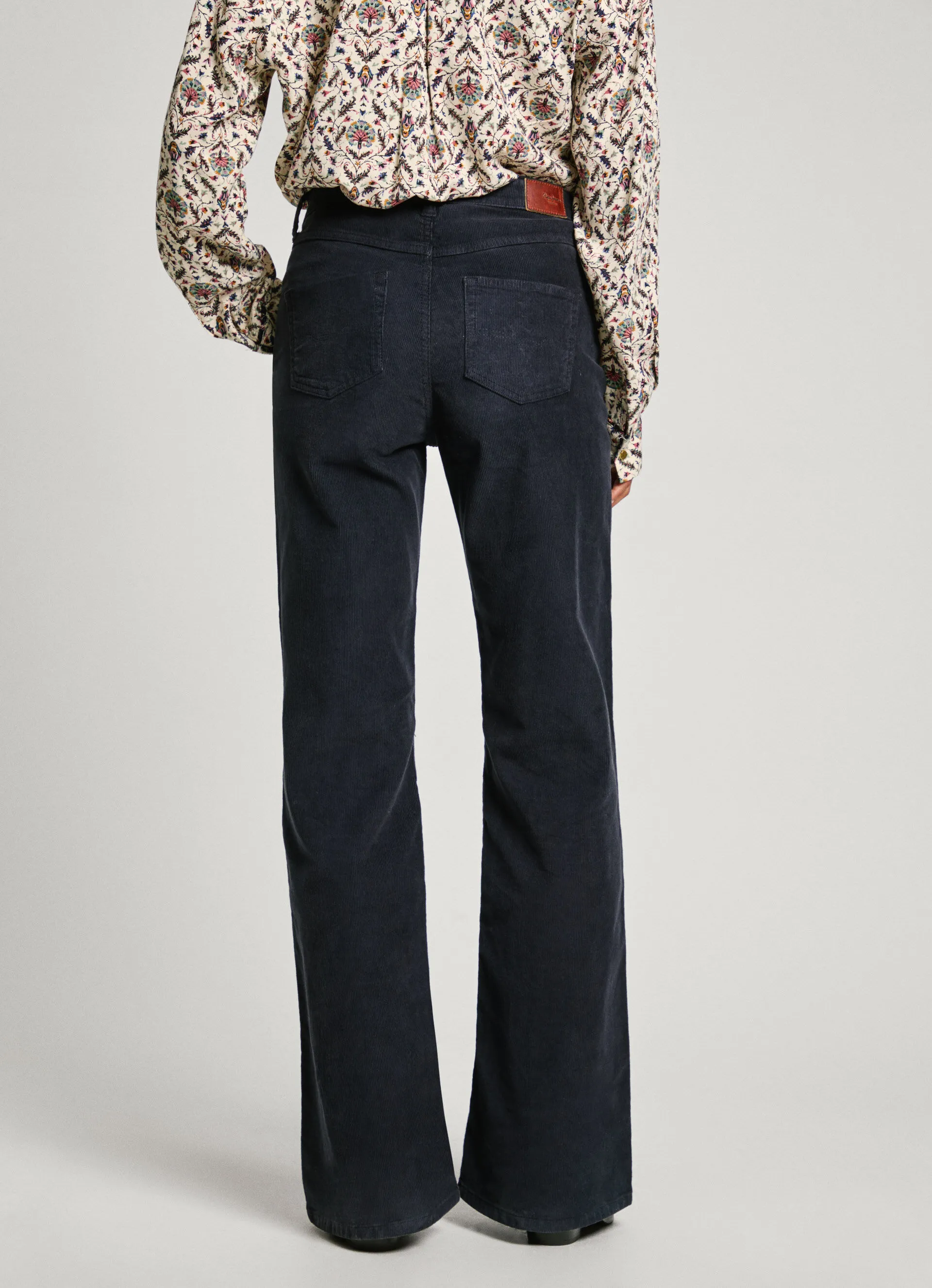 pantalón 5 bolsillos fit flare