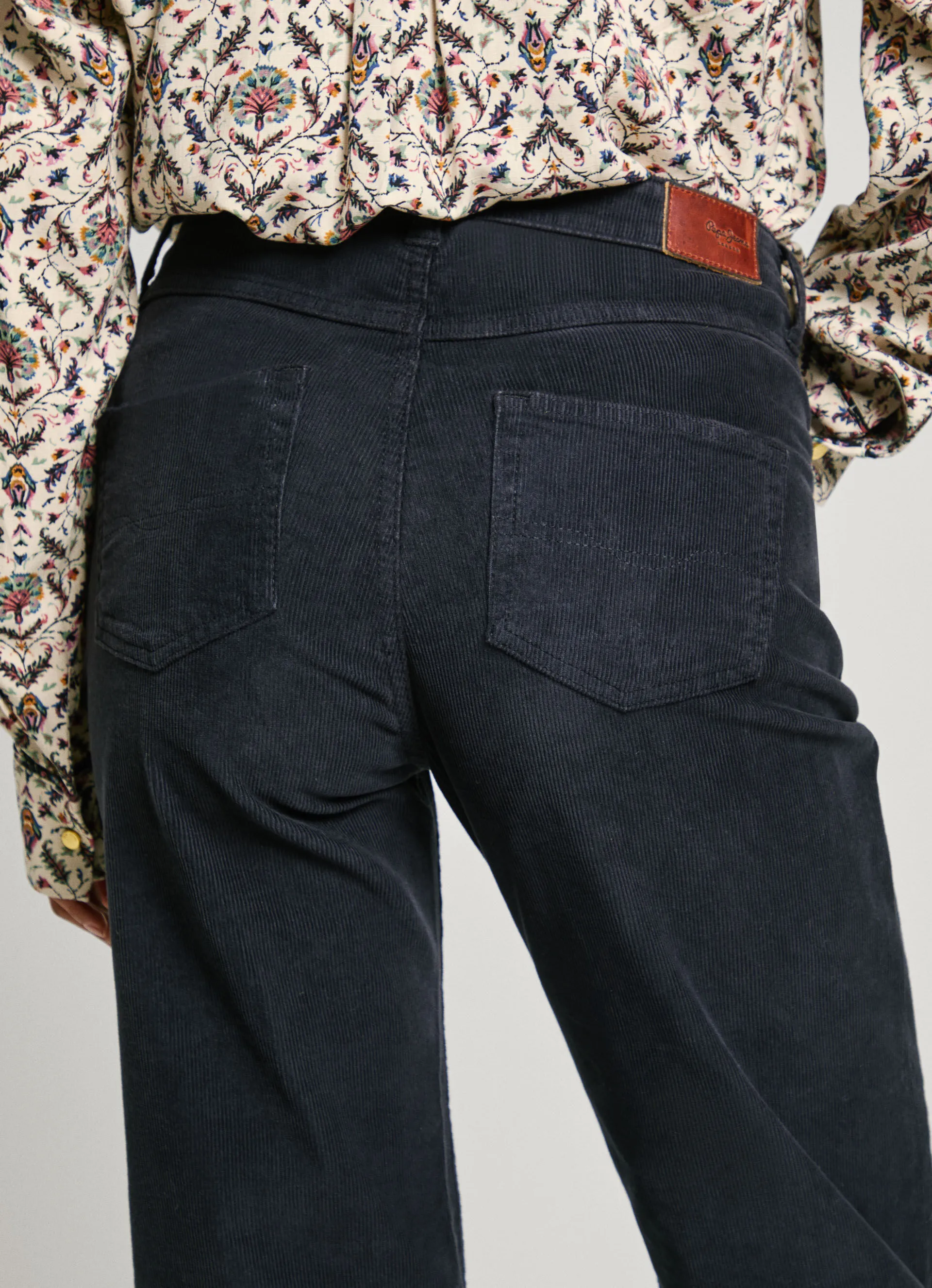 pantalón 5 bolsillos fit flare