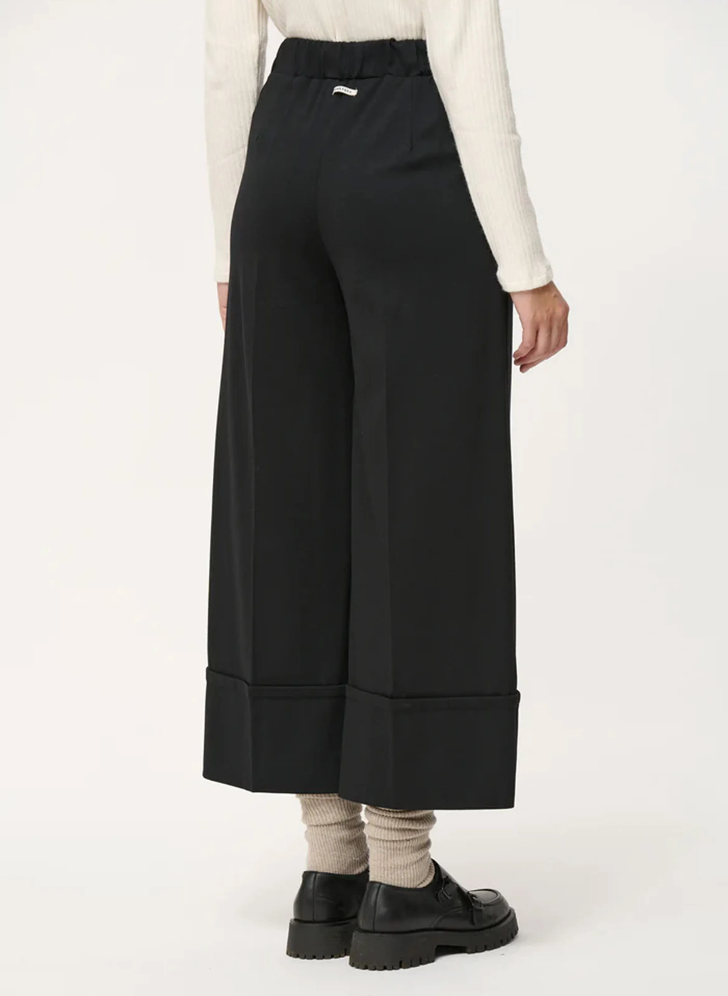 Pantalón ancho en negro