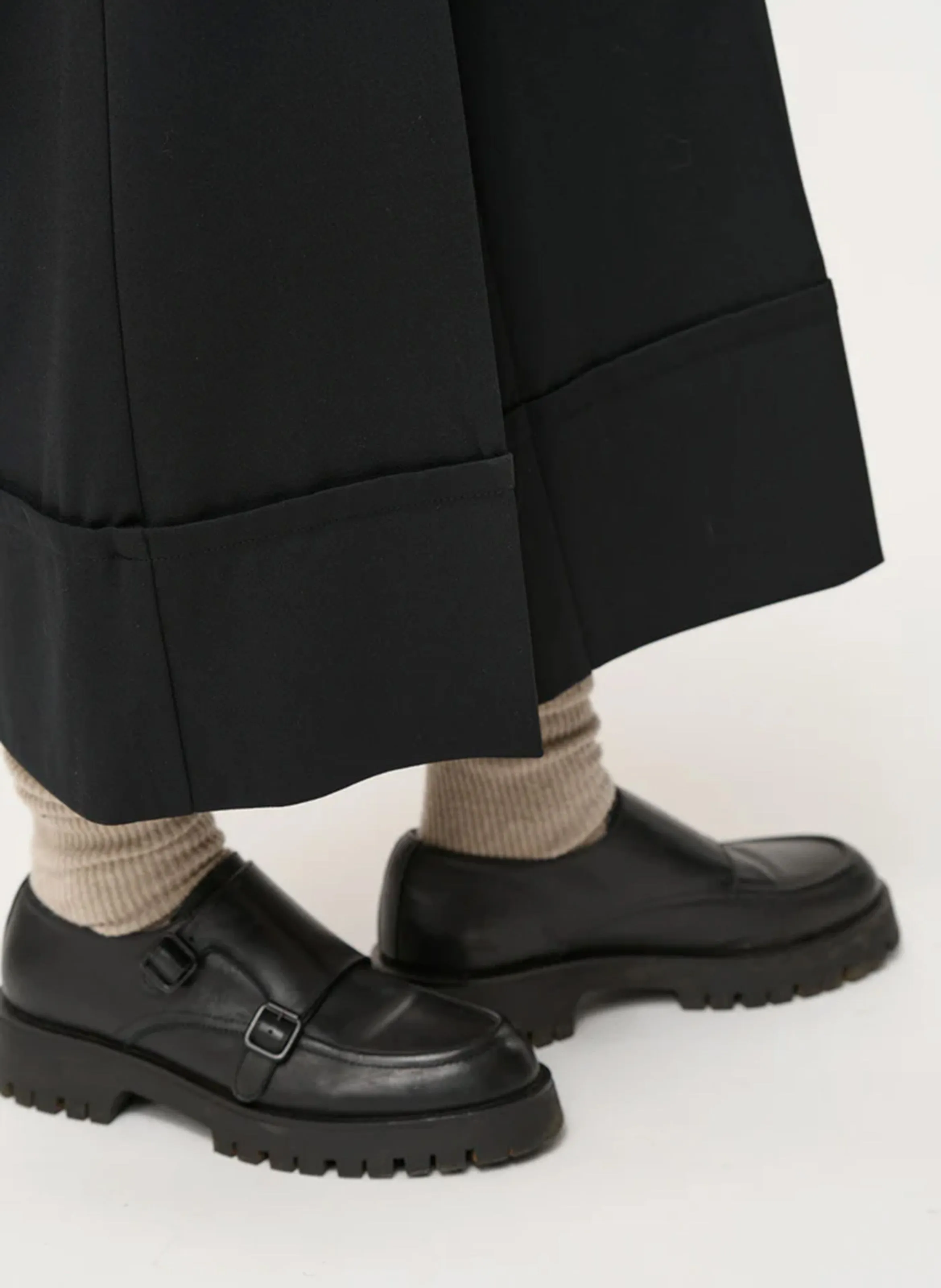 Pantalón ancho en negro