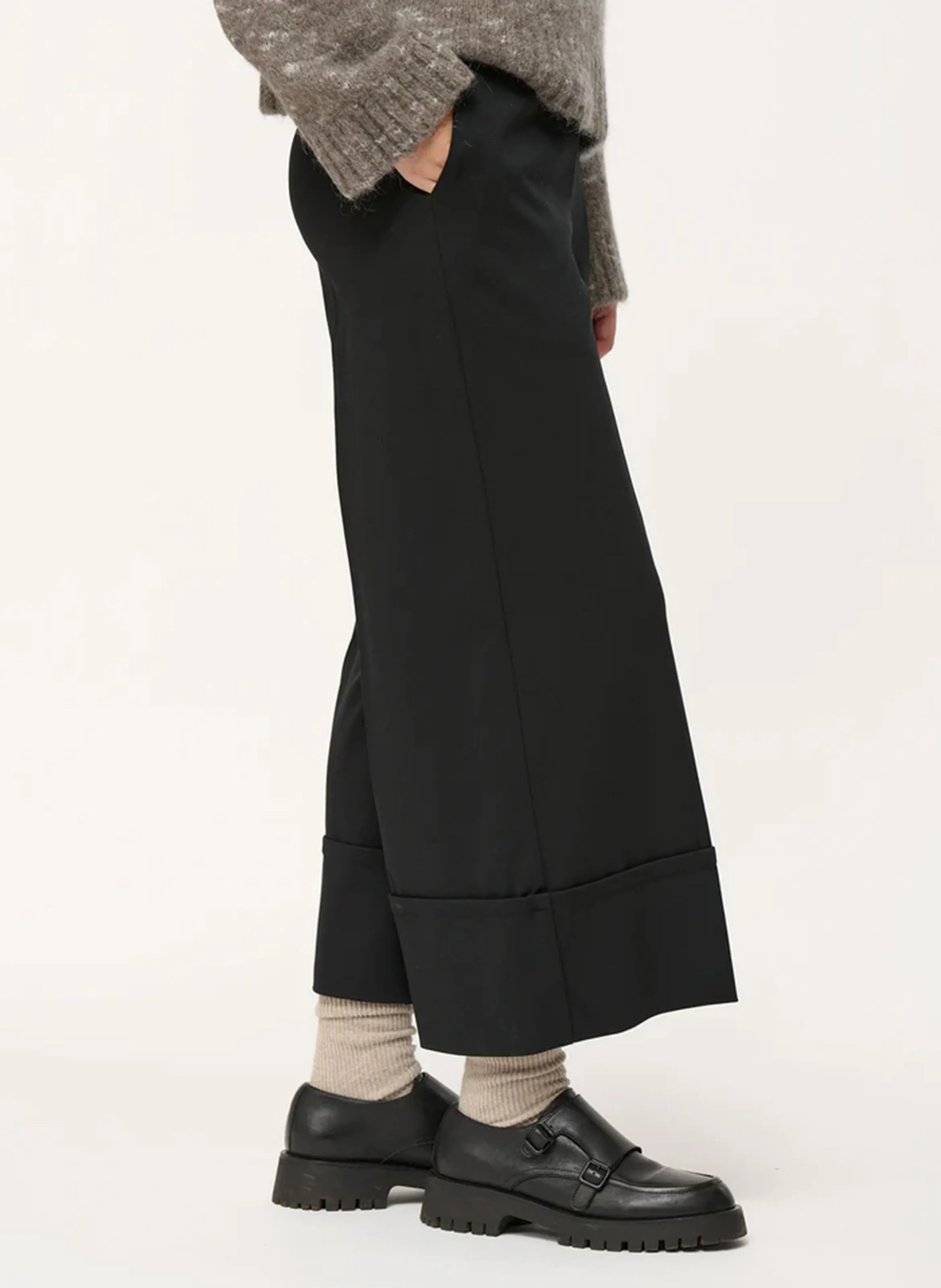 Pantalón ancho en negro
