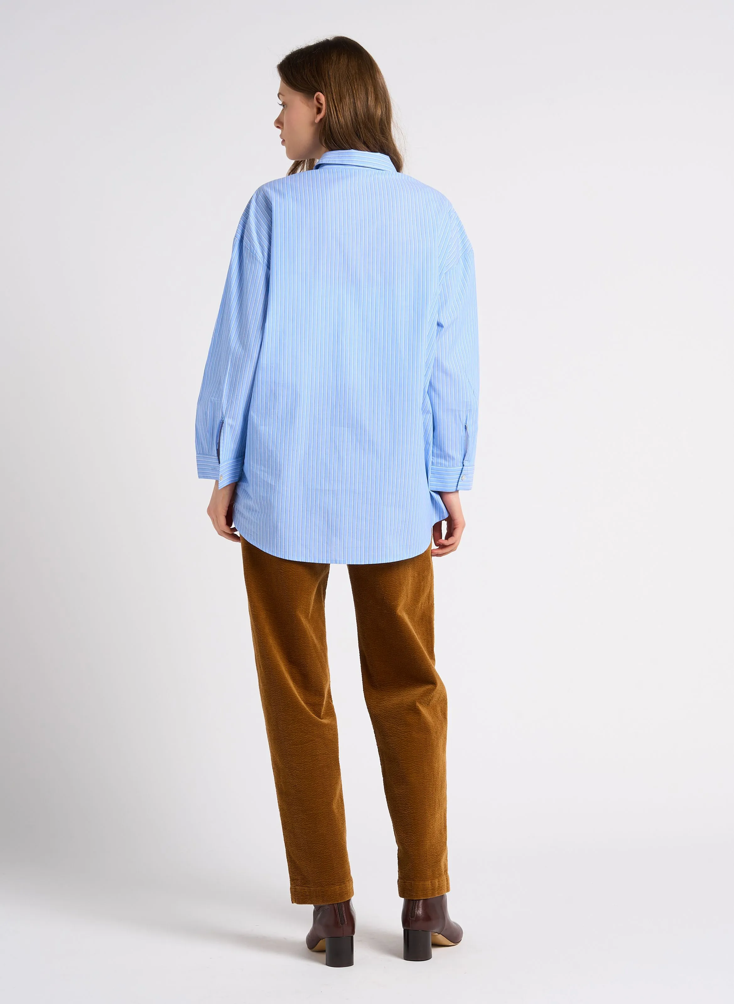 Pantalón zanahoria de algodón mezclado en marron
