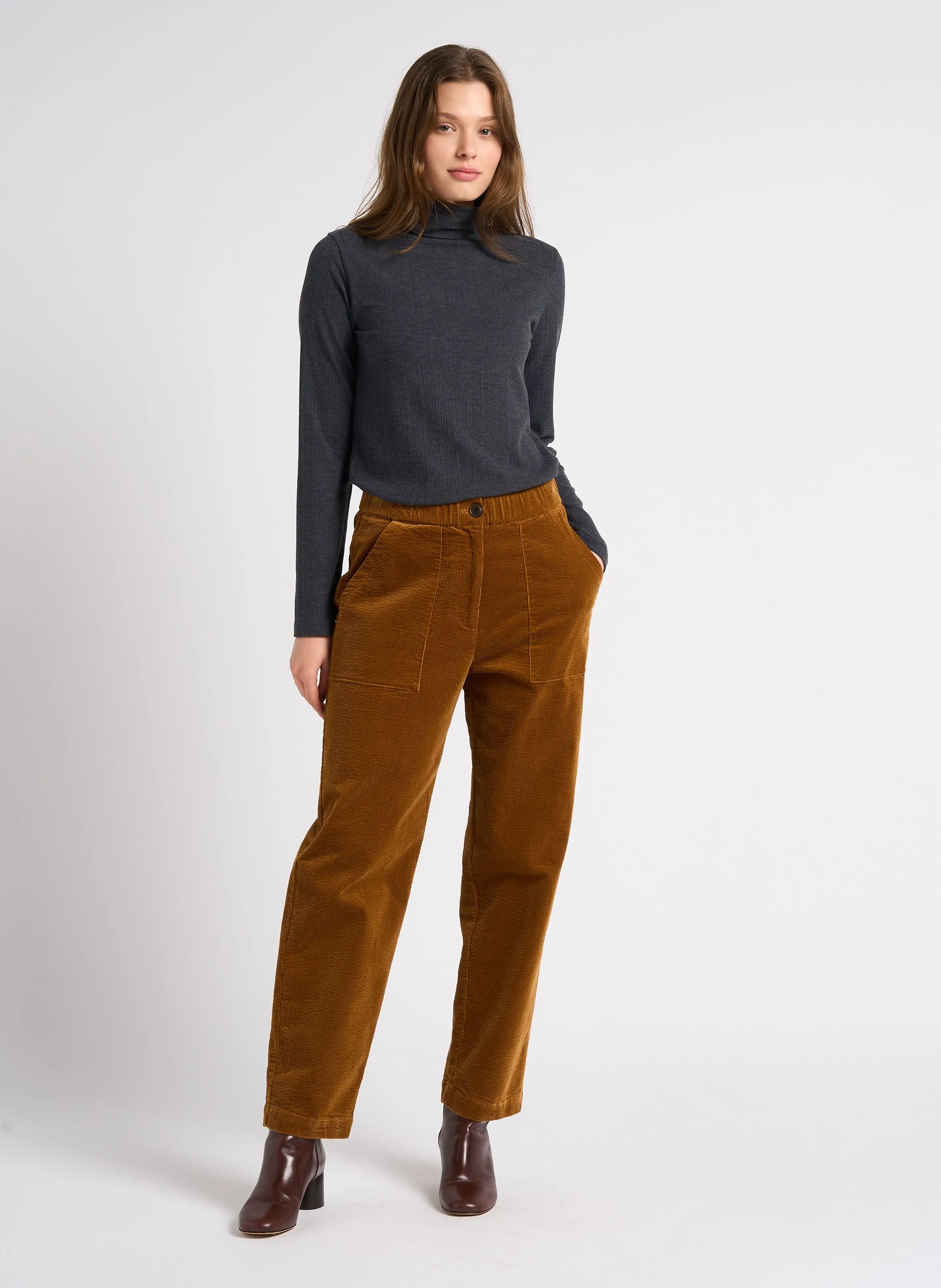 Pantalón zanahoria de algodón mezclado en marron