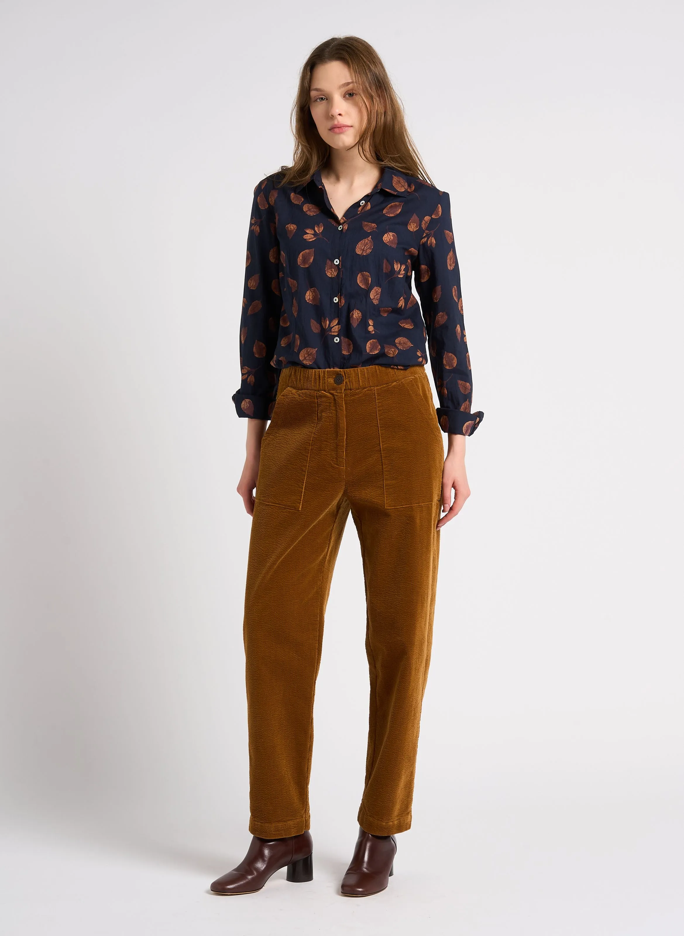 Pantalón zanahoria de algodón mezclado en marron