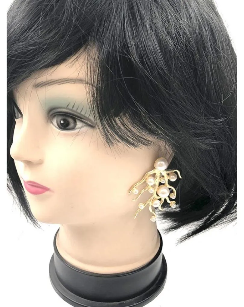 PENDIENTES DE MUJER DORADOS CON DISEÑO DE PERLAS PARA BODAS