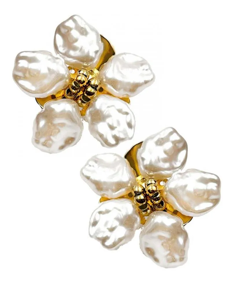 PENDIENTES DE PERLAS PARA BODAS CON BONITA FLOR ANACARADA