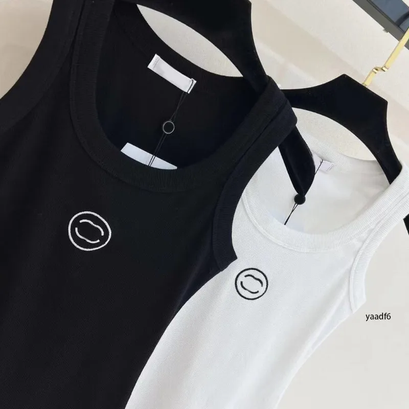 Ropa de diseñador para mujeres chalecos knits de cultivo tops camiseta para mujer algodón puro alfabeto estirado bordado bordado