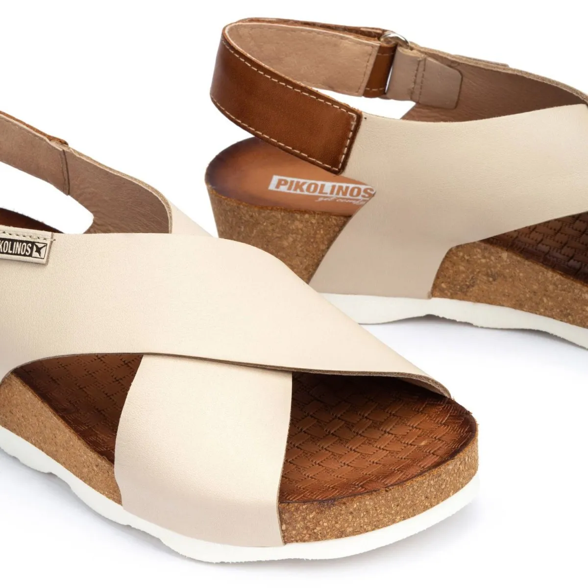 Sandalia de mujer Mahon Pikolinos con cuña en crudo Pk0912