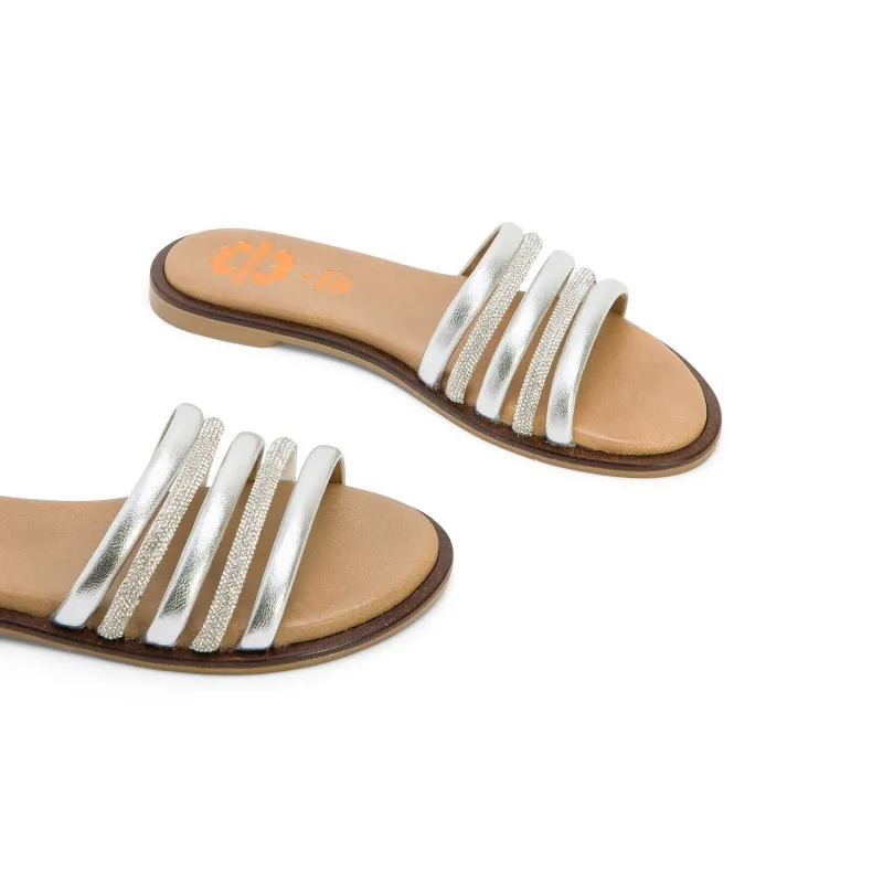 SANDALIA PLANA CON BRILLANTES PLATA CLEO