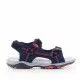 sandalias azules con detalles rojos