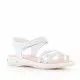 sandalias Pablosky blancas con detalles metálicos