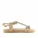 Sandalias planas Alma en pena beige con detalles de flores
