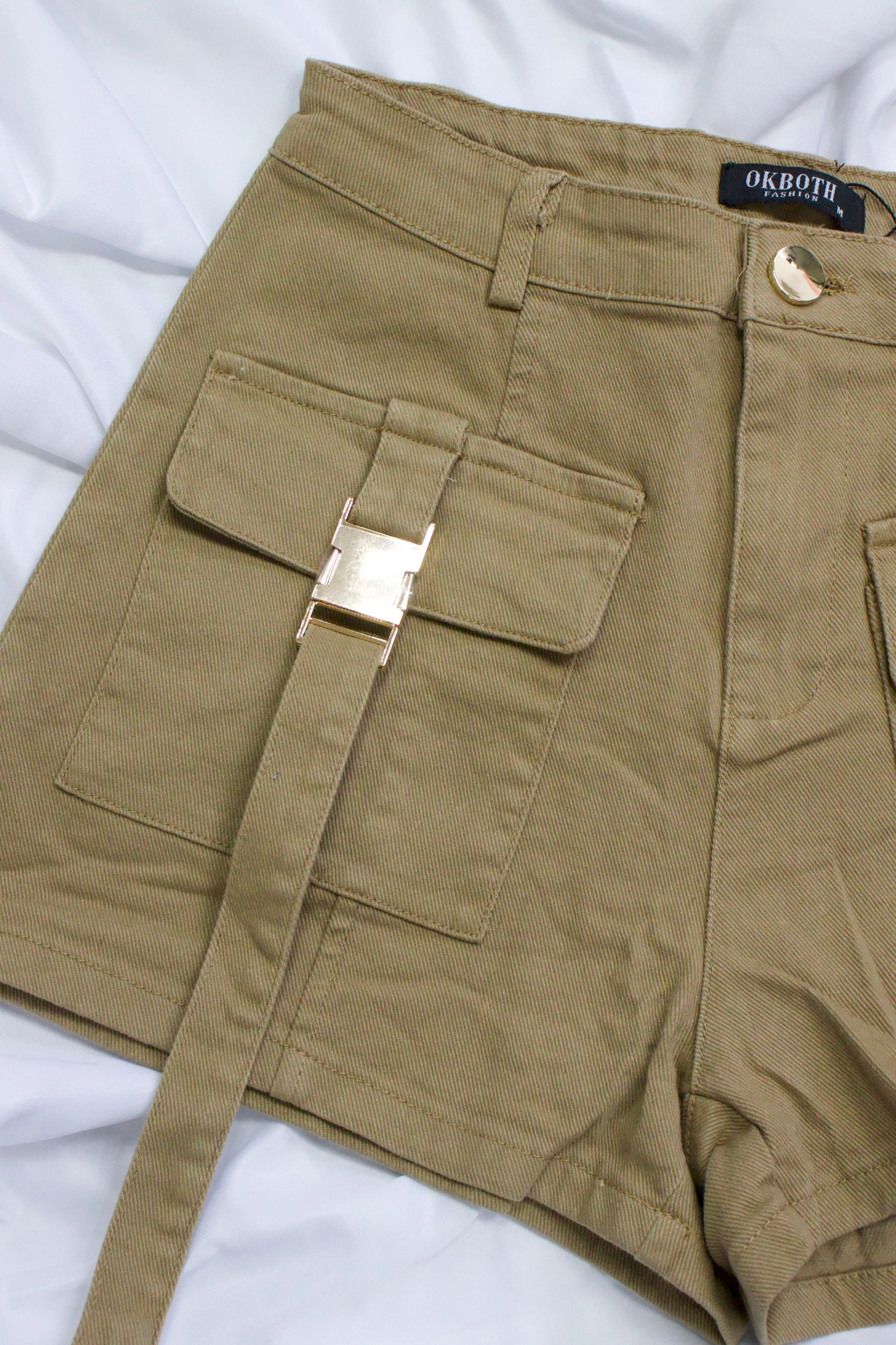 SHORT ESTILO CARGO BROCHE METLICO PS809