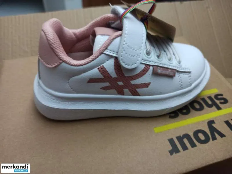 Stock zapatos infantiles marca BENETTON tallas de 28 a 39