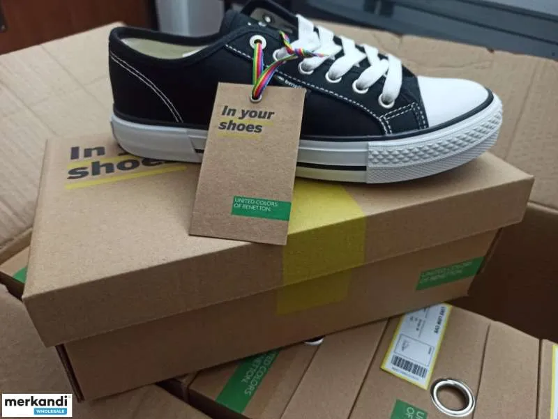 Stock zapatos infantiles marca BENETTON tallas de 28 a 39